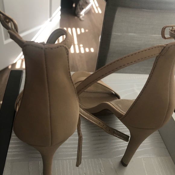 Nude heels - Picture 2 of 2